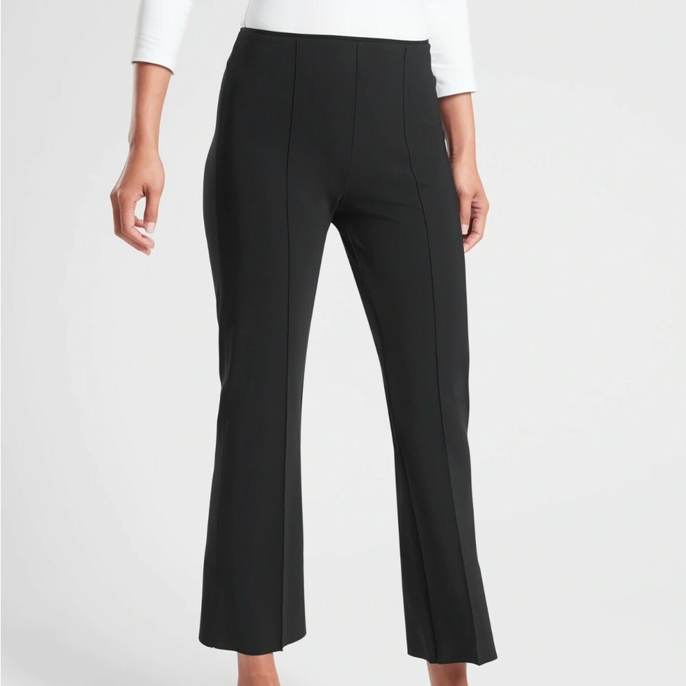 New The Athleta Mercurial Black Crop Flare Pants in Women's Sz S